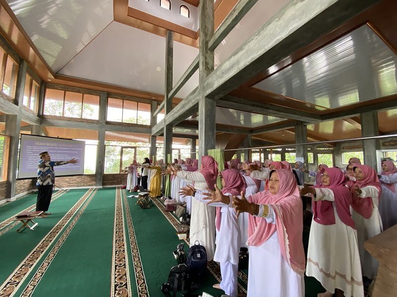 villa santri lansia raden rahmat, pondok pesantren lansia semarang, pondok pesantren lansia di jawa tengah, pesantren lansia raden rahmat semarang